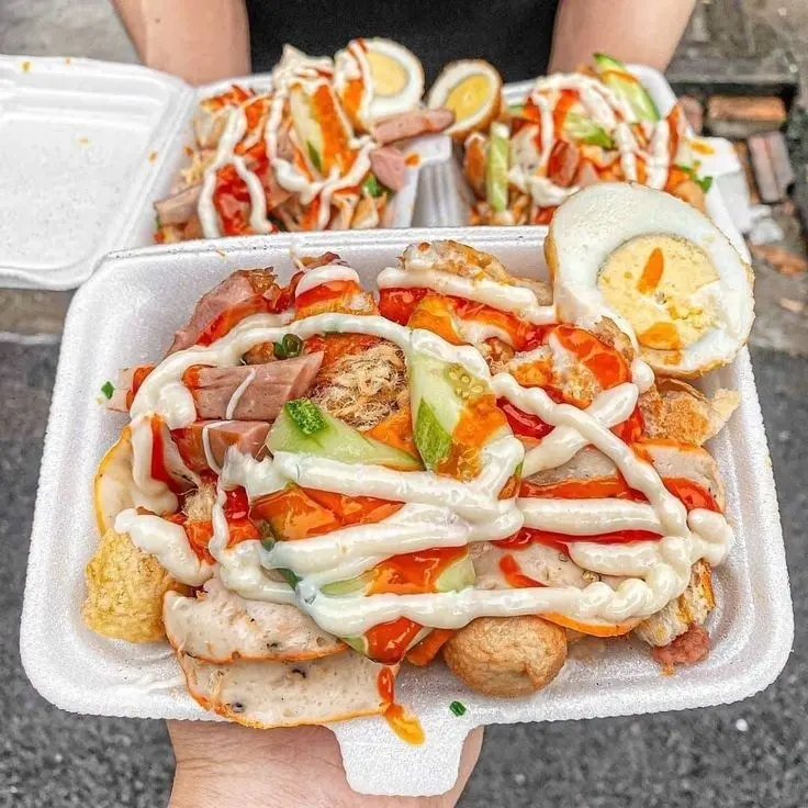 Hình ảnh Bánh Mì Nướng " Giòn Rụm Sốt Muối Ớt Đỏ Thơm Bơ Coca "