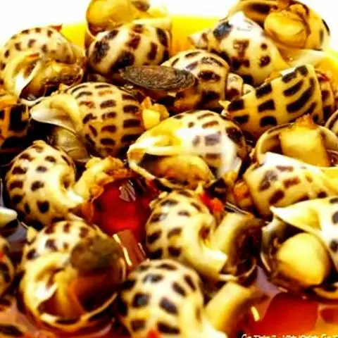 Hình ảnh Ốc hương nướng rang muối - phô mai