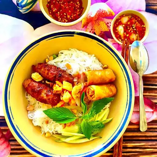 Hình ảnh Bún nem nướng ,chả giò