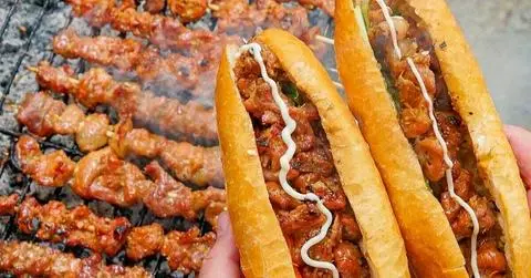 Hình ảnh Bánh Mì Thịt Nướng Ngũ Vị Truyền Thống
