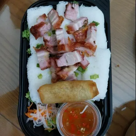 Hình ảnh bánh hỏi heo quay+chả giò+cafe sữa tươi