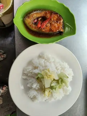 Hình ảnh Cơm Cá Pasa kho