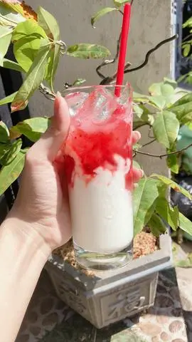 Hình ảnh Sữa chua dâu
