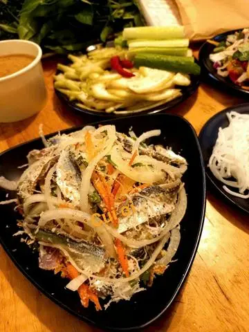 Hình ảnh (Cá hấp chín) gỏi cá trích Phú Quốc - phần 1 người