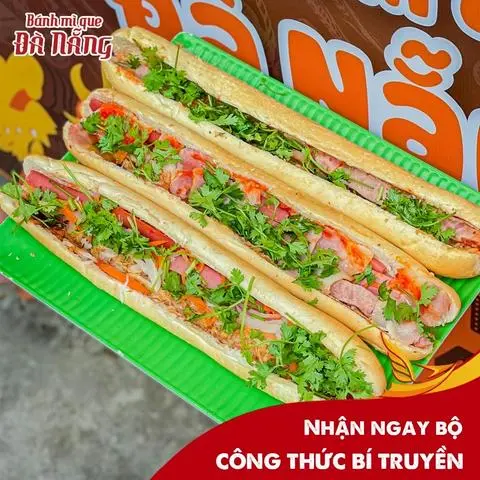 Hình ảnh Bánh Mì Que Truyền Thống