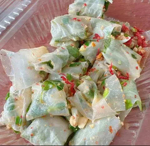 Hình ảnh Bánh tráng cuốn trộn lắc vị bò tỏi