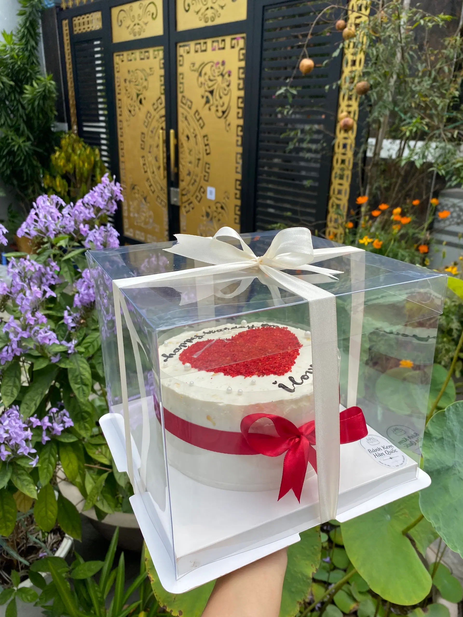 Hình ảnh bánh kem tình yêu 17cm - hộp trong suốt 259k