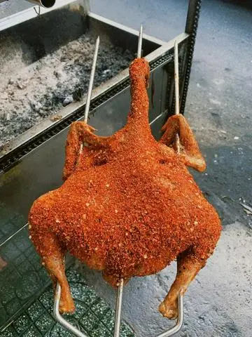 Hình ảnh Gà nướng muối ớt 1,3kg