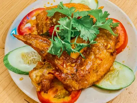 Hình ảnh Cơm Cánh Gà RôTi