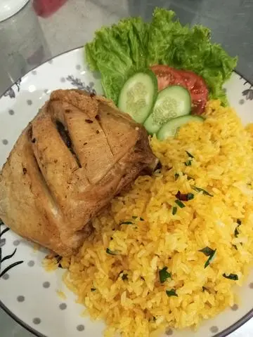 Hình ảnh cơm gà xối mỡ