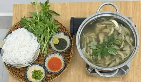 Hình ảnh LẨU GÀ GIA ĐÌNH ( 3-4 người)