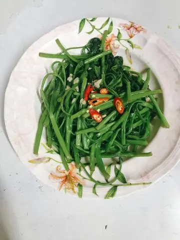 Hình ảnh Rau muống xào chao