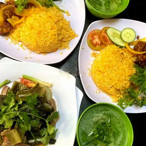 Hình ảnh Combo Bữa ăn 2 Người Cơm Sườn Non Chiên Mắm +bao Từ Xào Cải Chau+canh rong birn thit bam