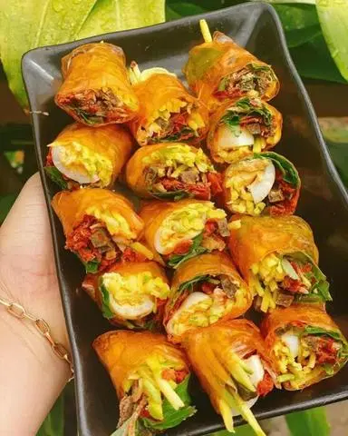 Hình ảnh Bánh tráng cuốn sốt me