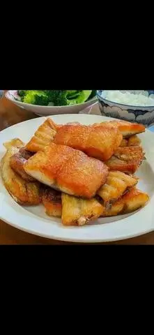 Hình ảnh Cơm+ khô cá dứa chiên