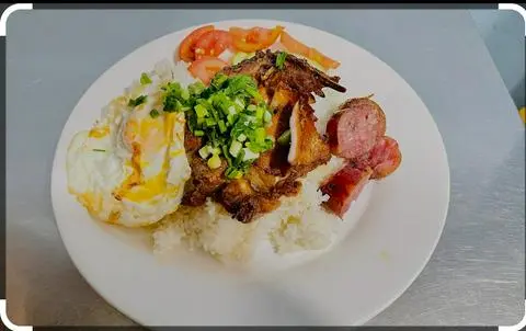 Hình ảnh cơm ba rọi trứng