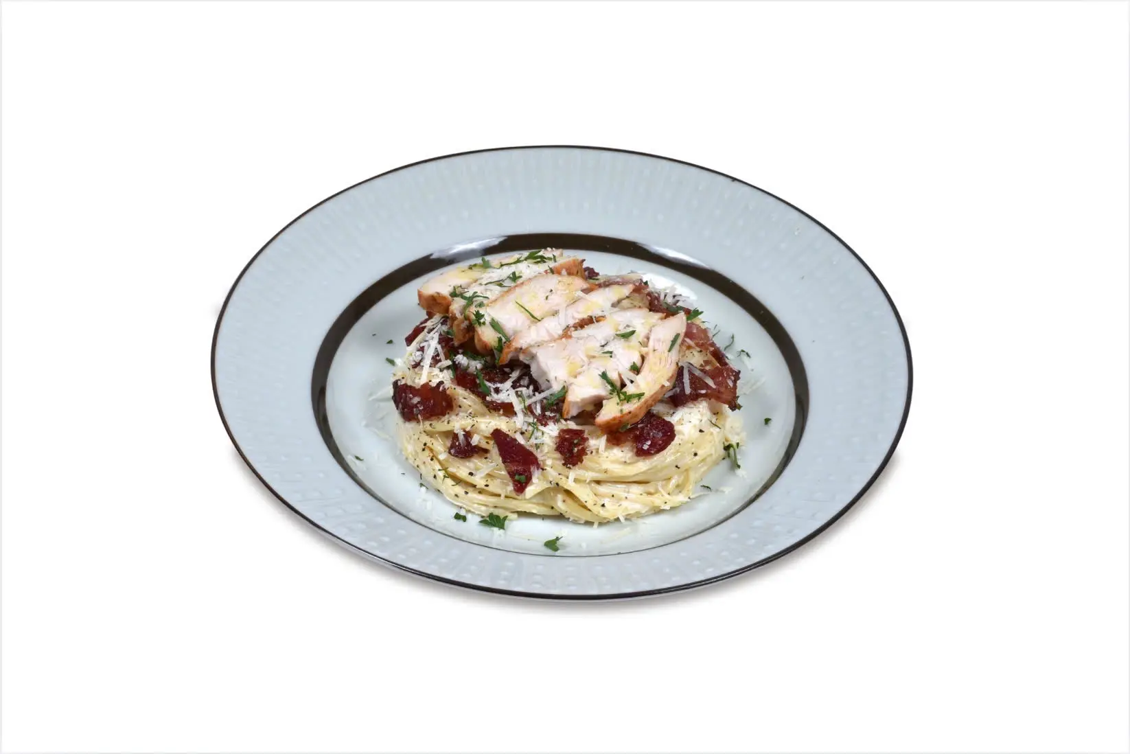 Hình ảnh Mì spaghetti với gà và sốt kem thịt xông khói