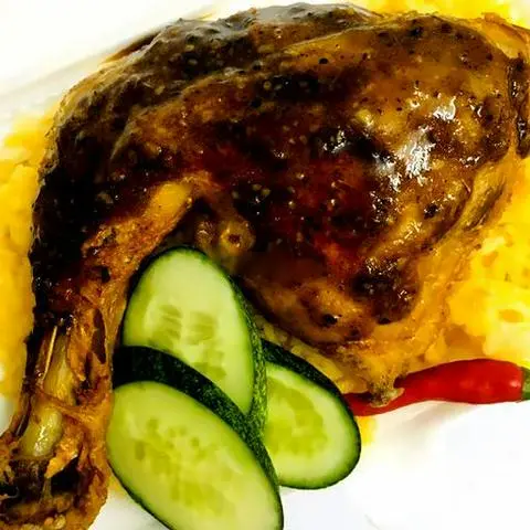 Hình ảnh Cơm đùi gà 1/4 sốt tiêu đen - canh