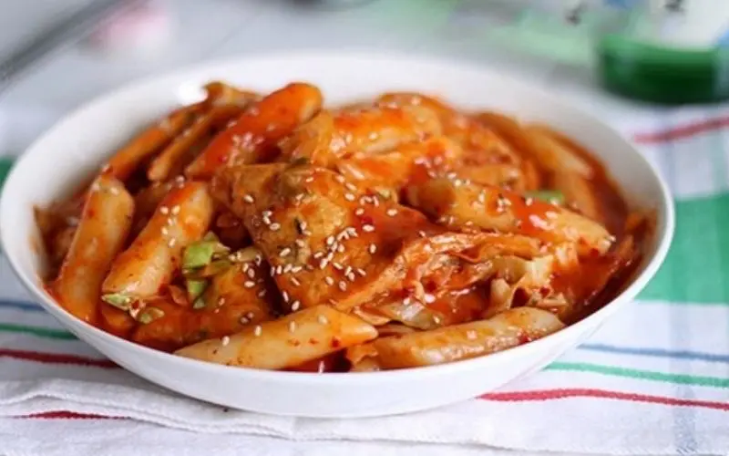 Hình ảnh 1 tokbokki chả cá - soda biển xanh