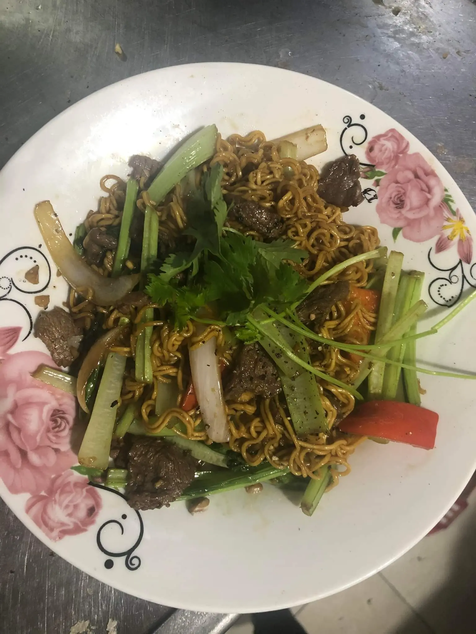 Hình ảnh Mì gói xào bò