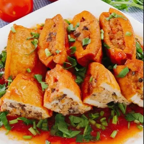Hình ảnh Cơm đậu hủ dồn thịt sốt cà
