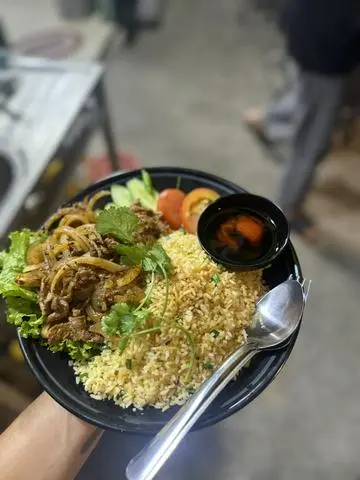 Hình ảnh Cơm chiên bò xào sa tế