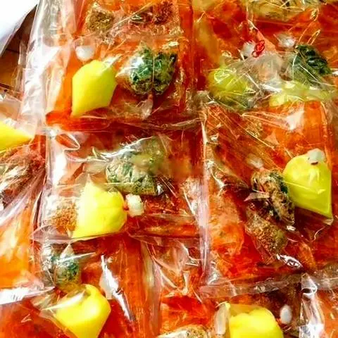 Hình ảnh Combo 10 bịch bánh tráng bơ tôm dẻo