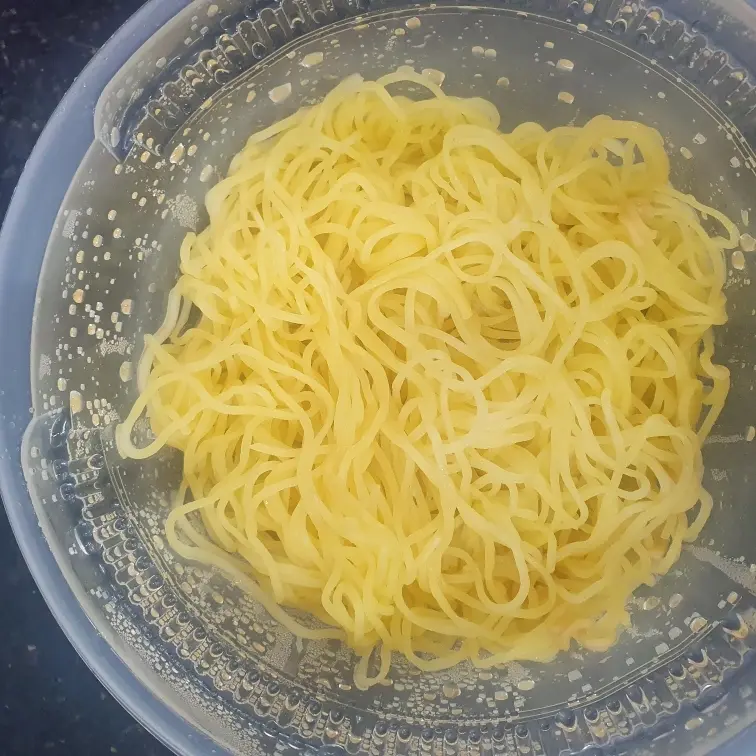 Hình ảnh Mì tươi thêm