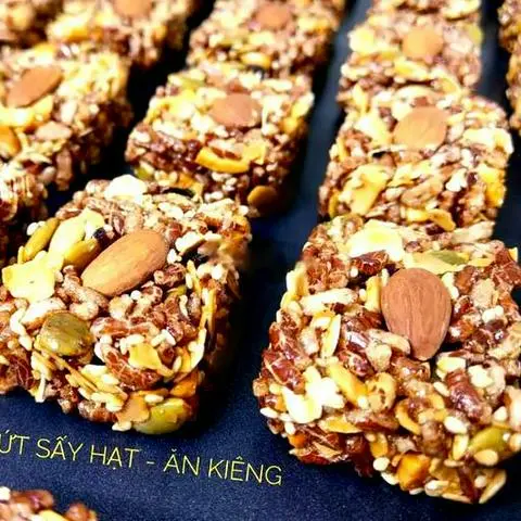 Hình ảnh Thanh gạo lứt sấy hạt ăn kiêng ăn chay