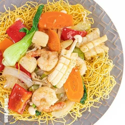 Hình ảnh Mì xào hải sản + suối