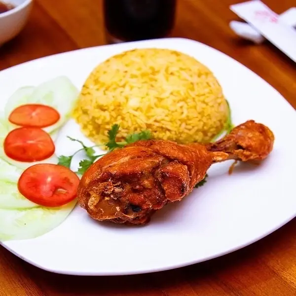 Hình ảnh Cơm gà xối mỡ (Đùi tỏi lớn)