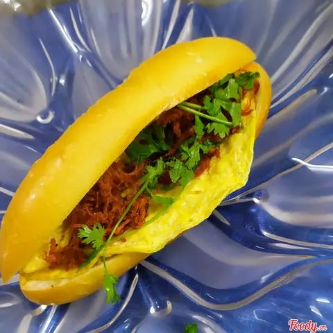 Hình ảnh Bánh Mỳ Trứng Khô Bò