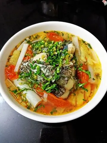 Hình ảnh cơm canh chua cá lóc