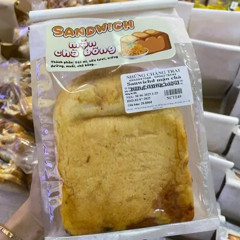 Hình ảnh Sandwich Mặn Chà Bông Trứng Muối 
