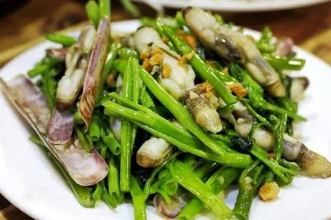 Hình ảnh Ốc móng tay xào rau muống