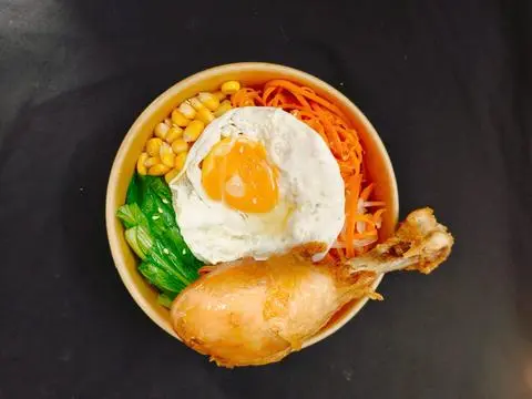 Hình ảnh CƠM TRỘN ĐÙI GÀ