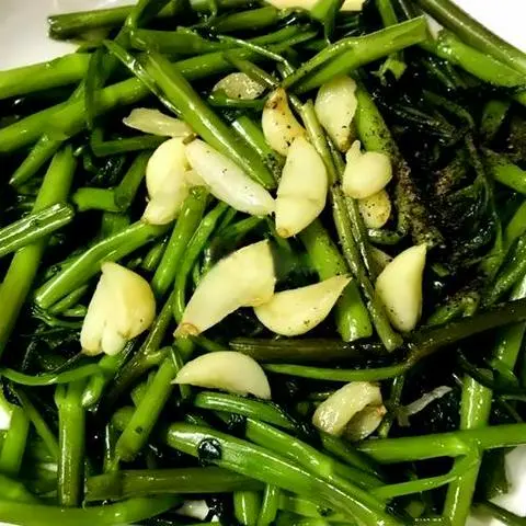 Hình ảnh Rau muống xào tỏi