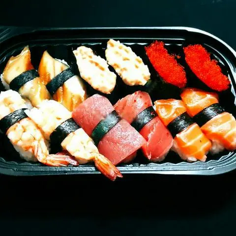 Hình ảnh Combo sushi 18 H18