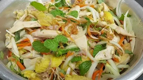 Hình ảnh Gà xé gỏi thêm