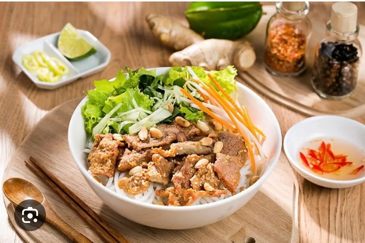 Hình ảnh Bún nem nướng chả giò + trà tắc
