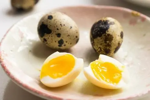 Hình ảnh 10 Trứng Cút Lòng Đào Chấm 