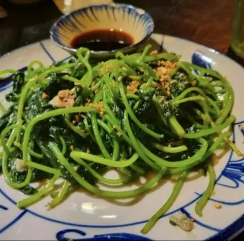 Hình ảnh Rau lang hữu cơ xào tỏi