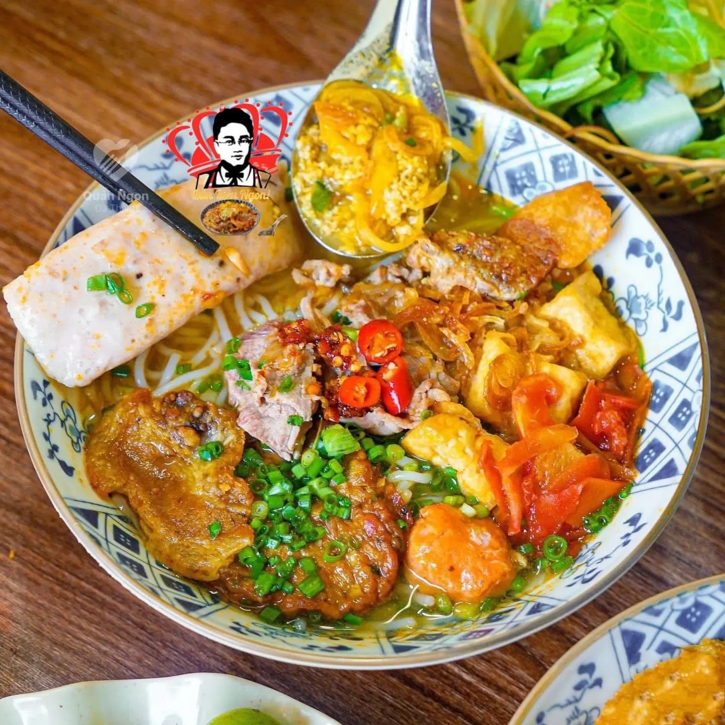 Hình ảnh Tô bún riêu đầy đủ