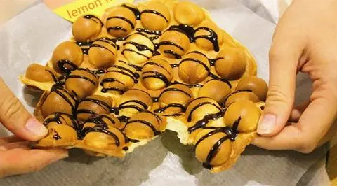 Hình ảnh Bánh trứng gà non sốt socola
