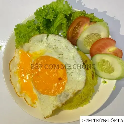 Hình ảnh Cơm chiên trứng ốp la