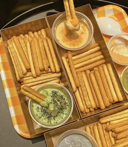 Hình ảnh Bánh Que Sữa Chấm Kem