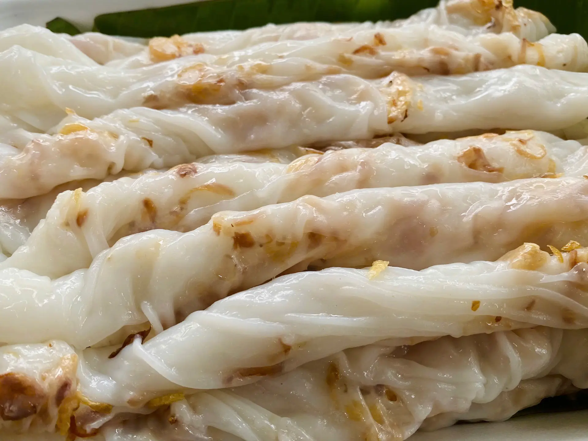 Hình ảnh Bánh cuốn hành phi (3 dây)
