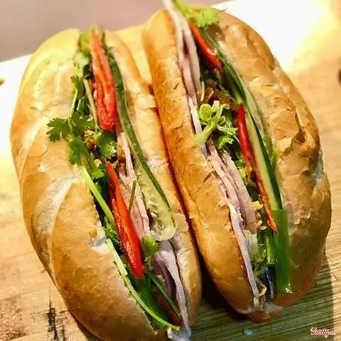 Hình ảnh Bánh Mỳ chả nóng