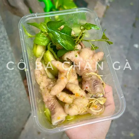 Hình ảnh Chân gà rút xương sốt muối tiêu xanh M