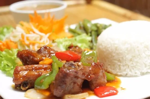 Hình ảnh Cơm trắng sườn chua ngọt